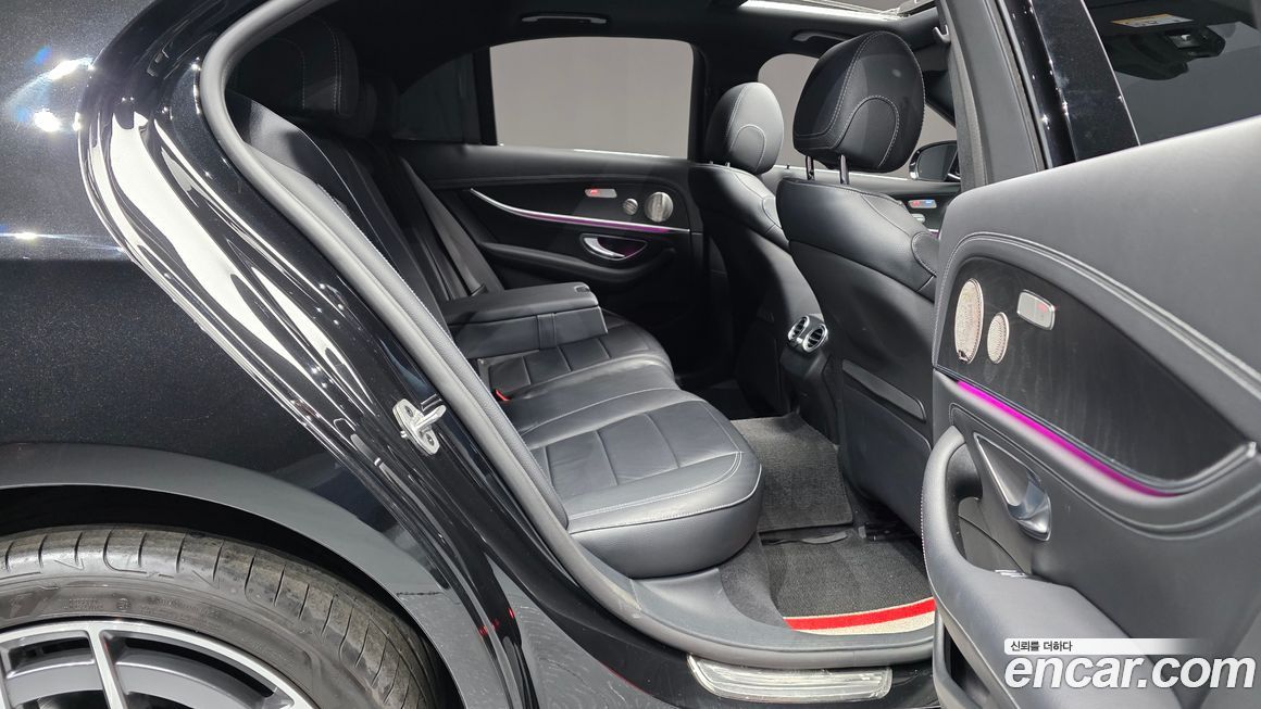 Mercedes-Benz E-Class 2022