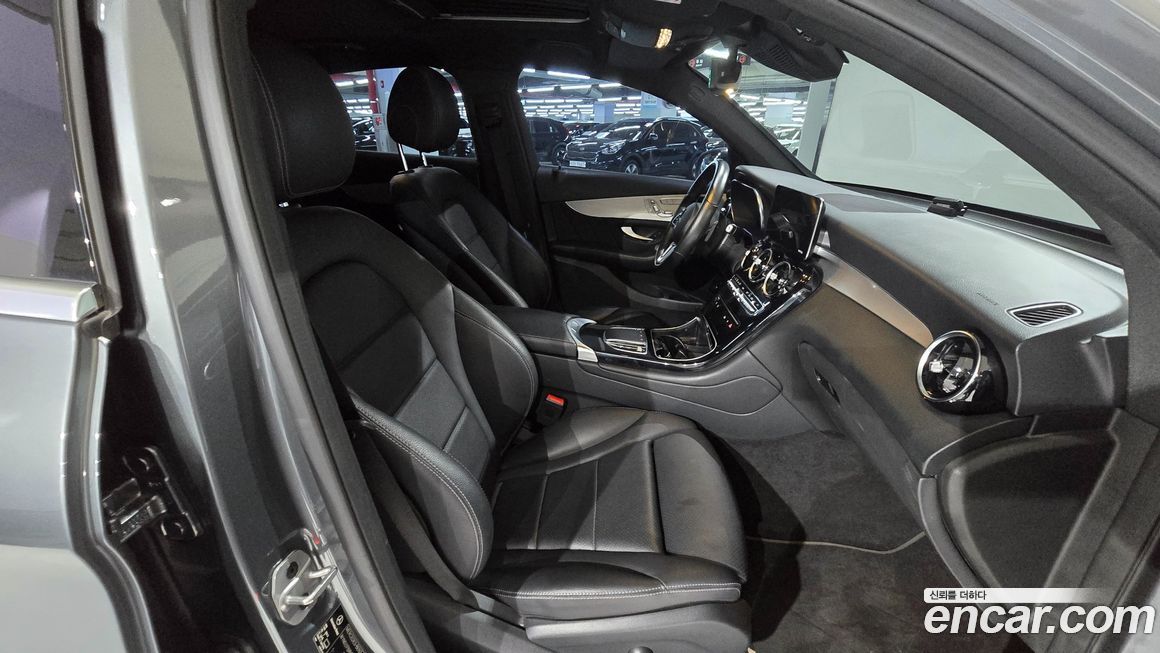 Mercedes-Benz GLC-Class 2021