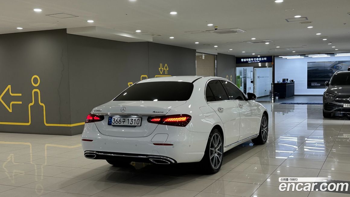 Mercedes-Benz E-Class 2022