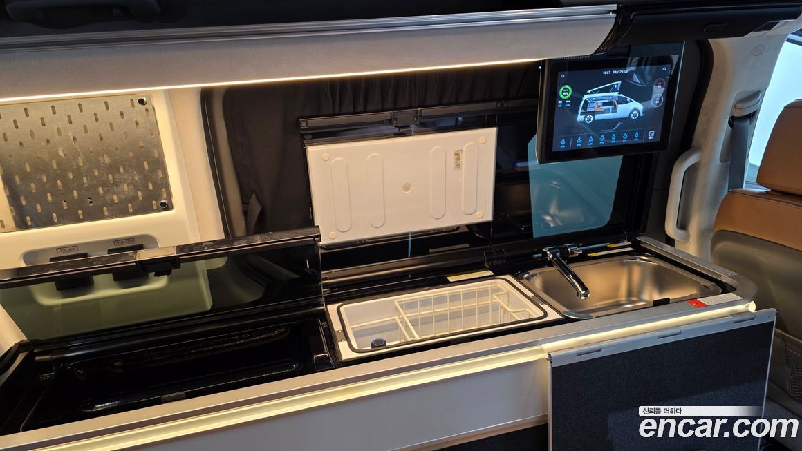 Hyundai Staria 2024