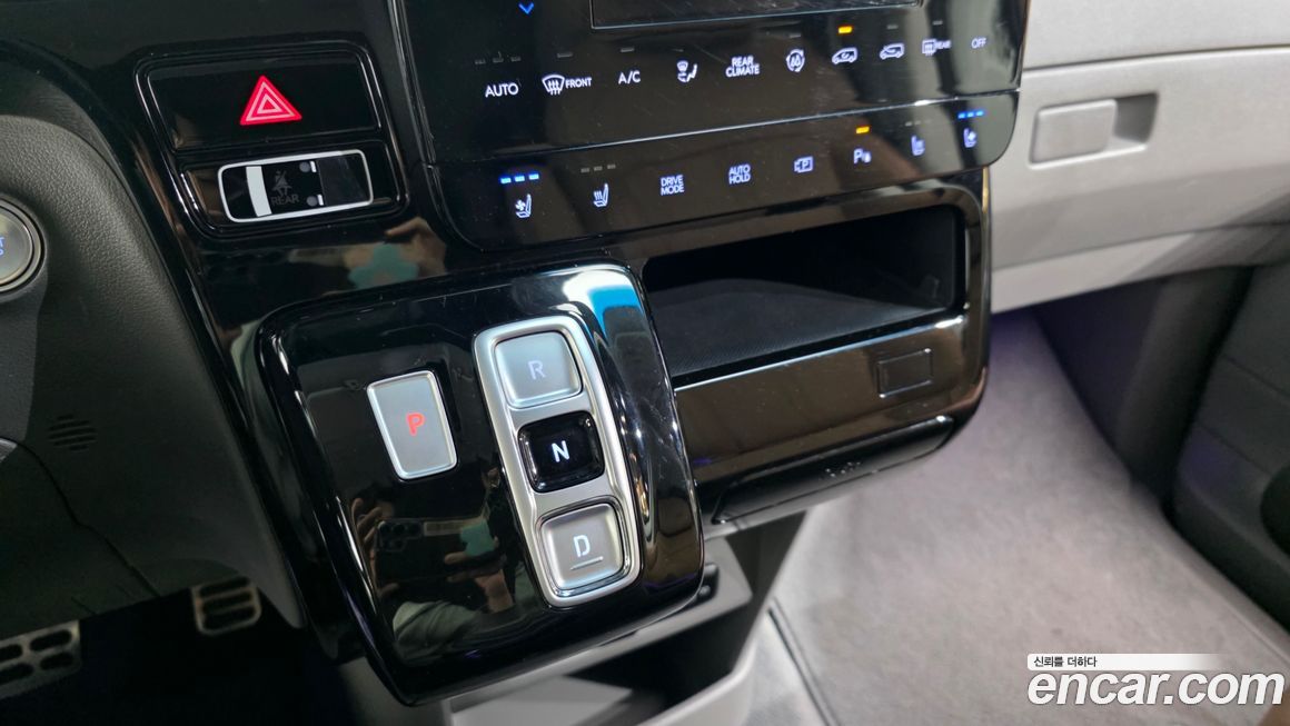 Hyundai Staria 2024