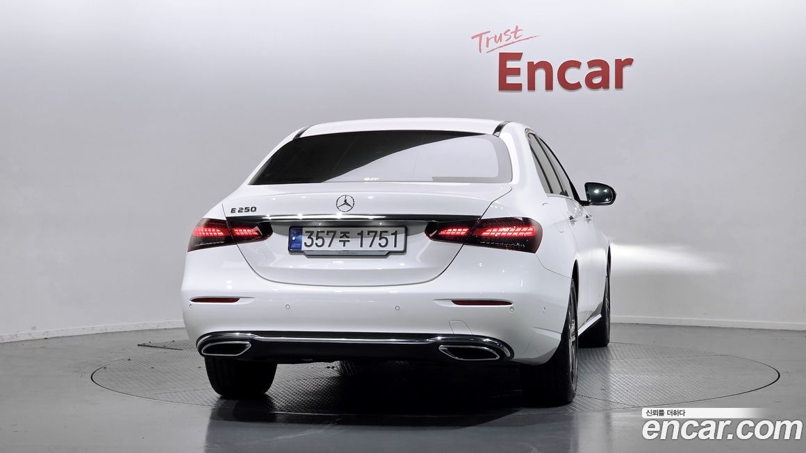 Mercedes-Benz E-Class 2023