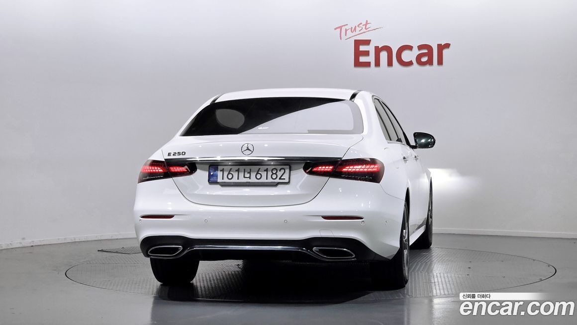 Mercedes-Benz E-Class 2023
