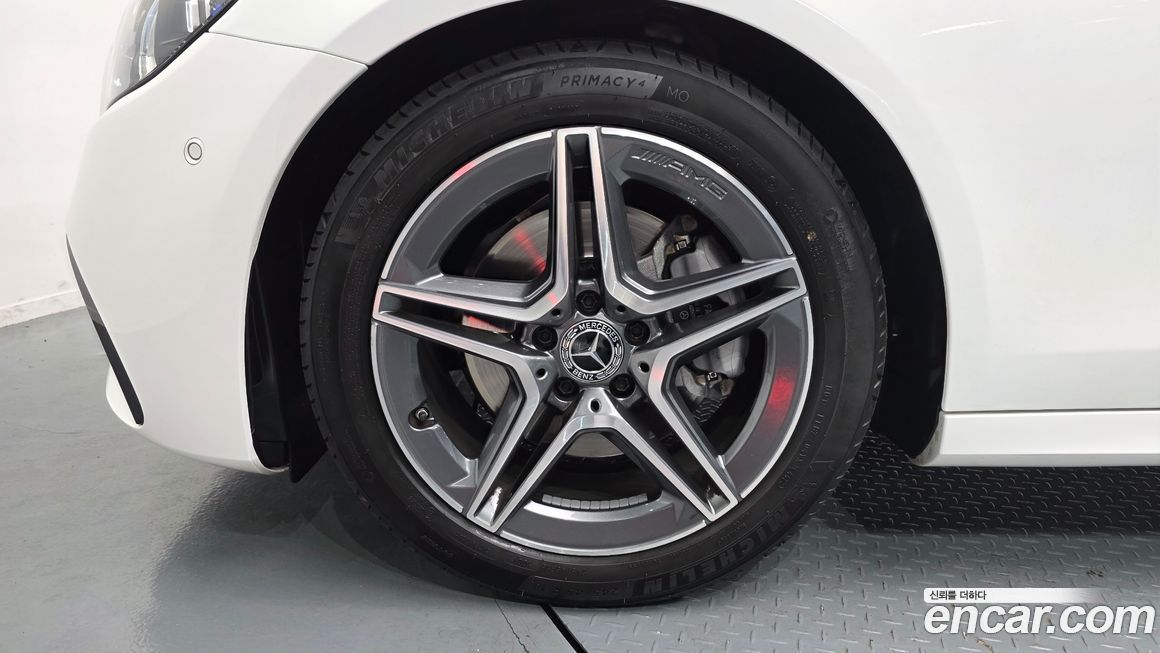 Mercedes-Benz E-Class 2023