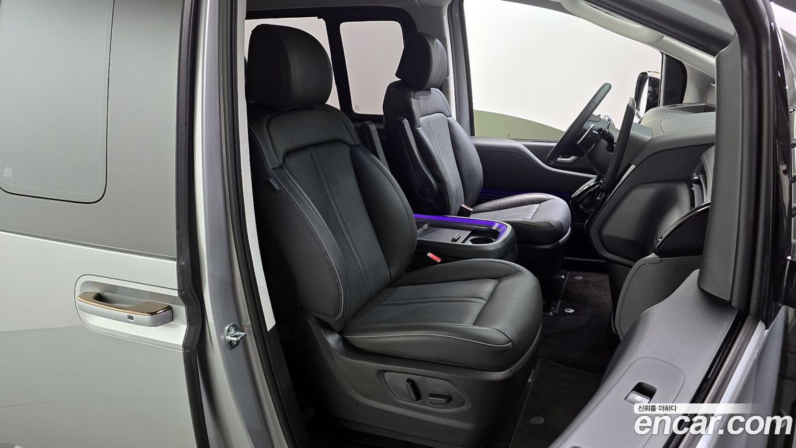 Hyundai Staria 2025