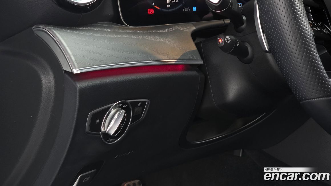 Mercedes-Benz E-Class 2022