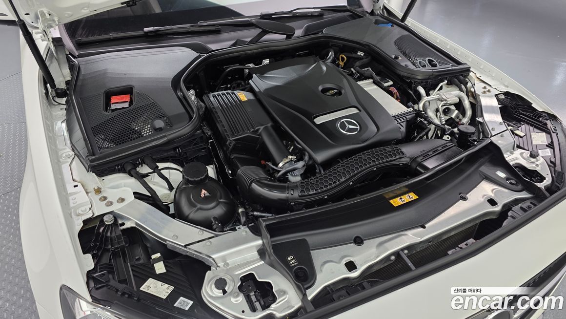 Mercedes-Benz E-Class 2023