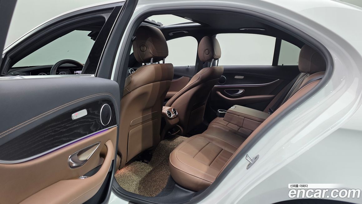 Mercedes-Benz E-Class 2023