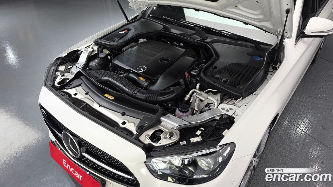 Mercedes-Benz E-Class 2022