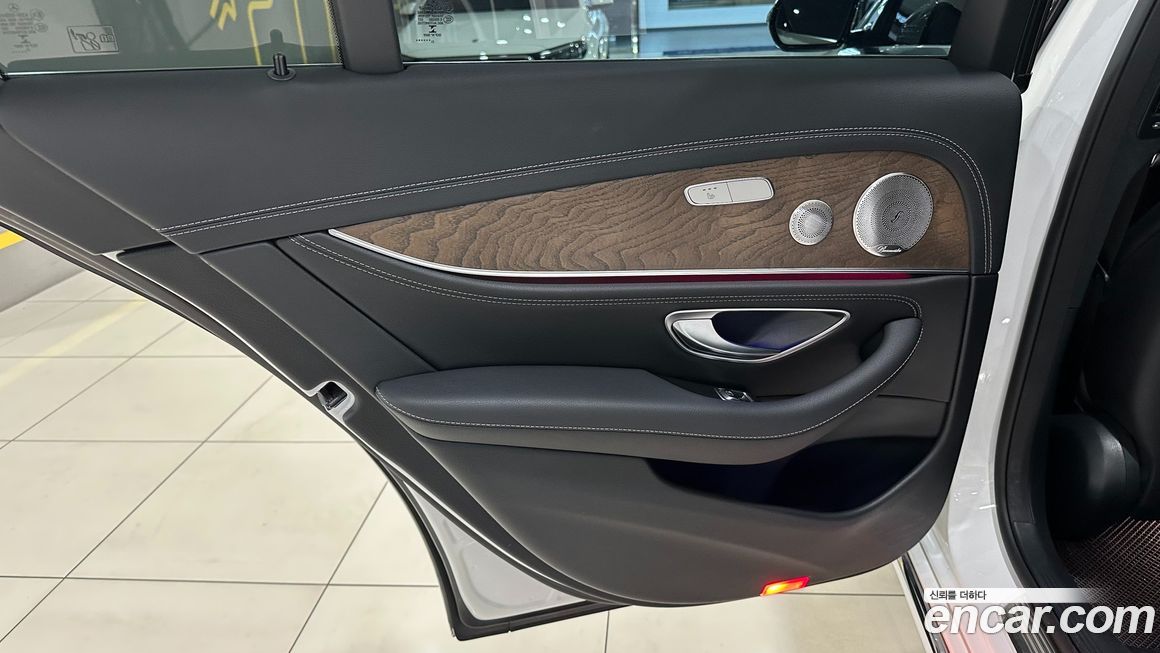 Mercedes-Benz E-Class 2022