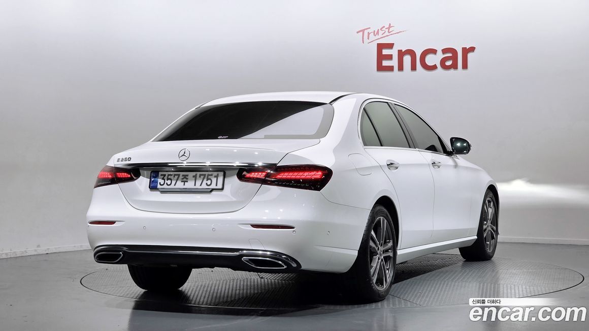 Mercedes-Benz E-Class 2023