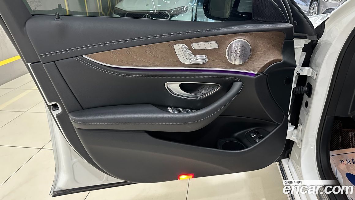 Mercedes-Benz E-Class 2022