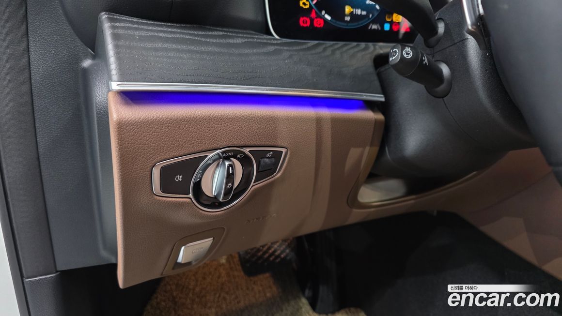 Mercedes-Benz E-Class 2023