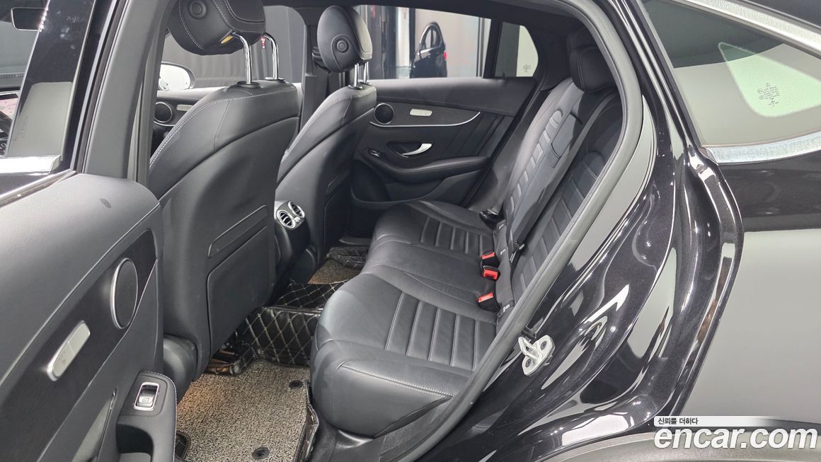 Mercedes-Benz GLC-Class 2021