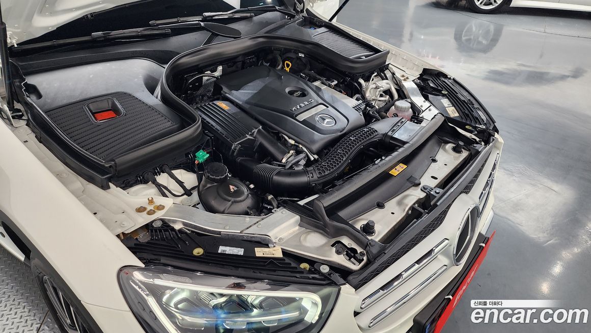 Mercedes-Benz GLC-Class 2021