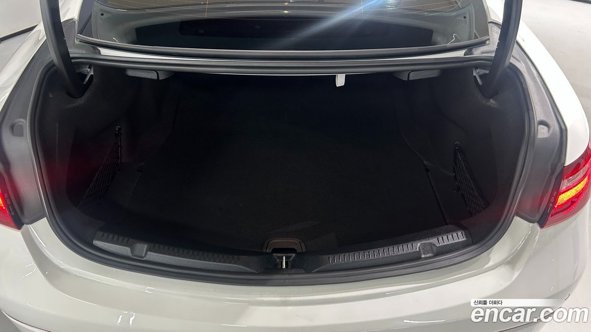 Mercedes-Benz E-Class 2020