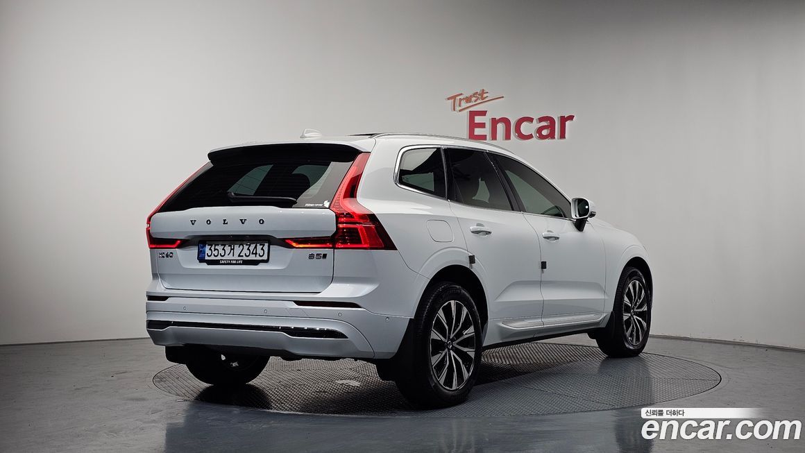 Volvo XC60 2025