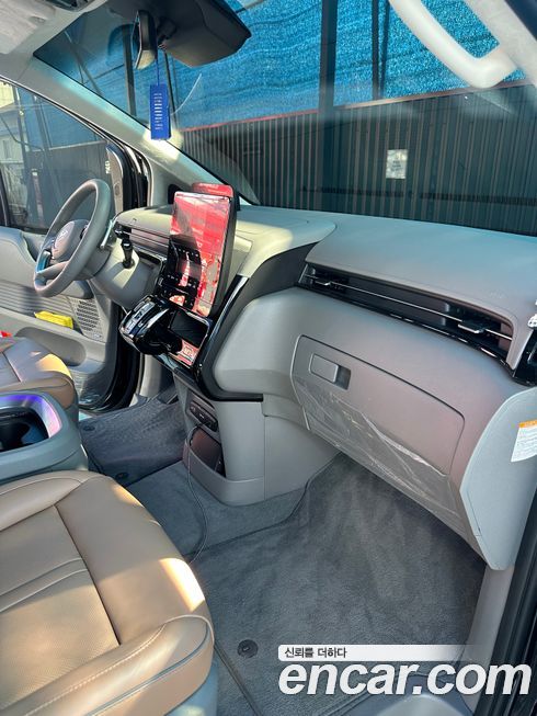 Hyundai Staria 2025