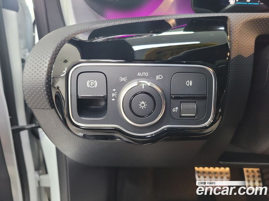 Mercedes-Benz CLA-Class 2021