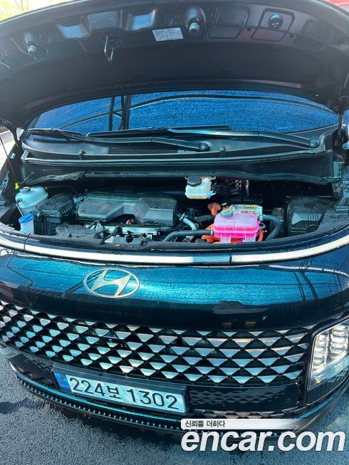 Hyundai Staria 2025