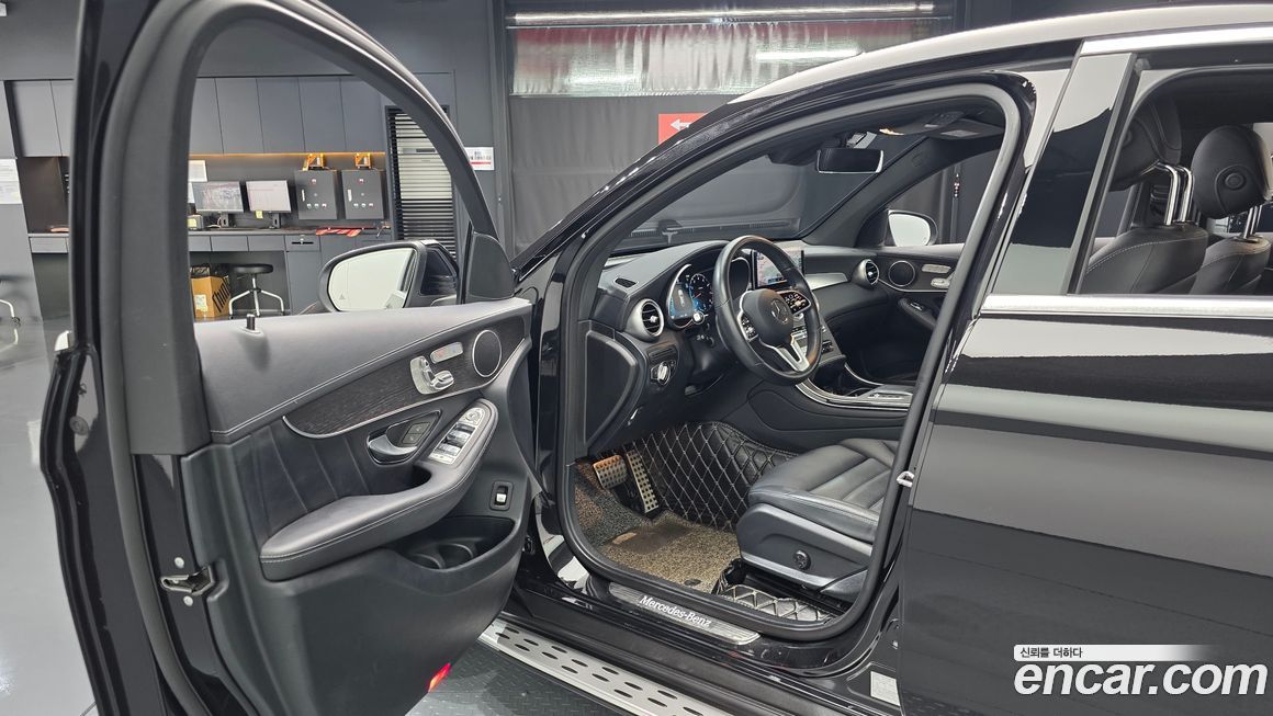 Mercedes-Benz GLC-Class 2021