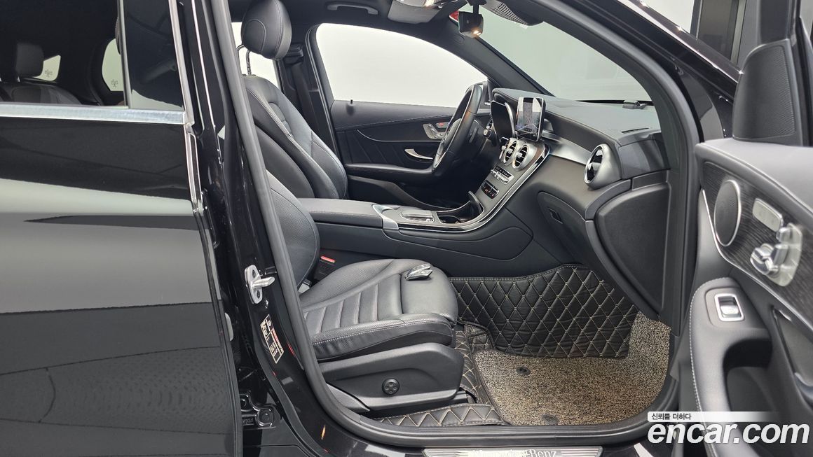 Mercedes-Benz GLC-Class 2021