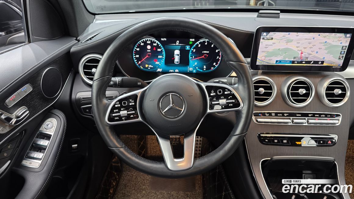 Mercedes-Benz GLC-Class 2021