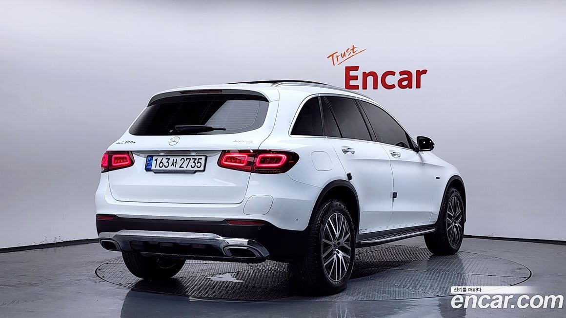 Mercedes-Benz GLC-Class 2021