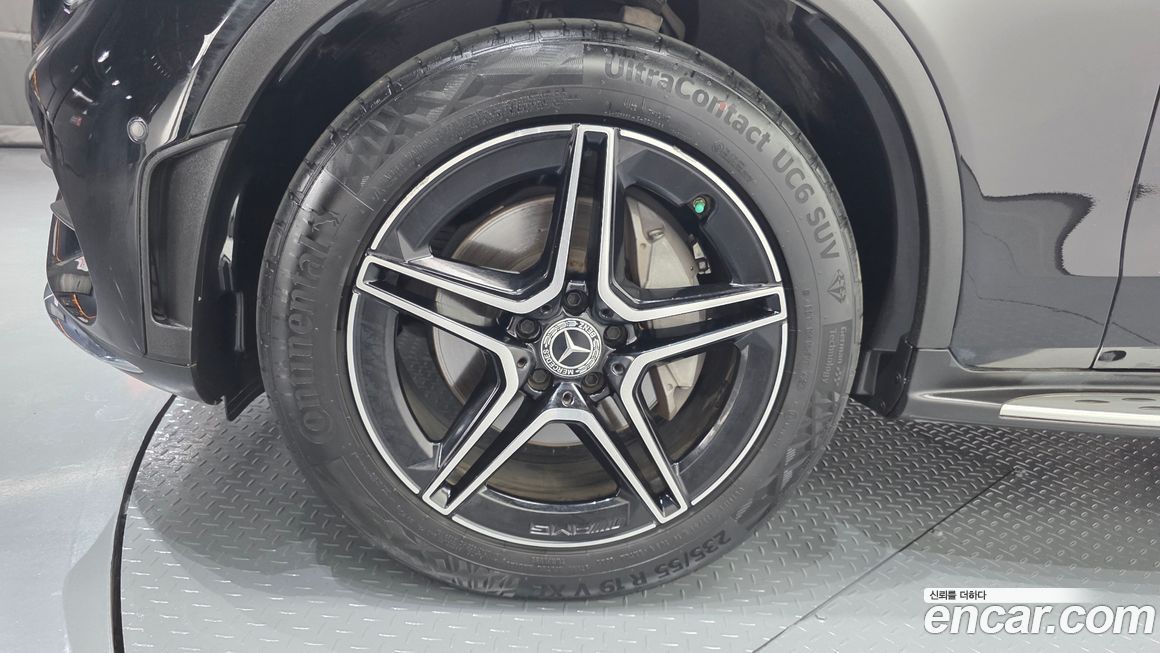 Mercedes-Benz GLC-Class 2021