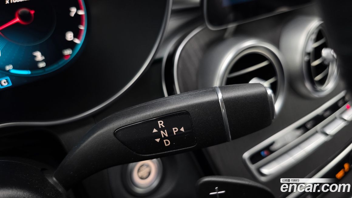 Mercedes-Benz GLC-Class 2021