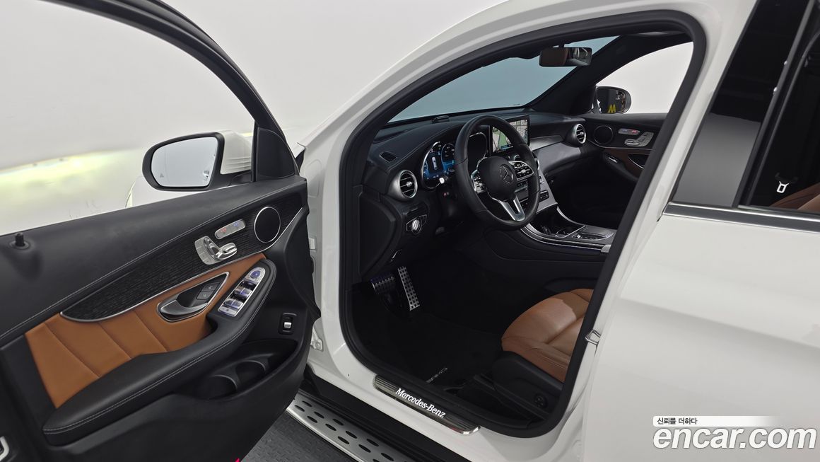 Mercedes-Benz GLC-Class 2023