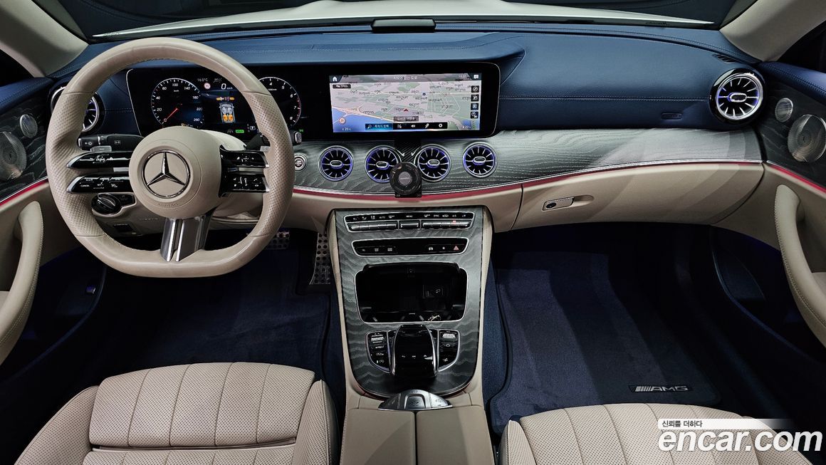 Mercedes-Benz E-Class 2022