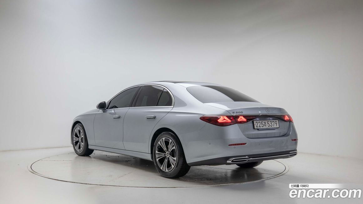 Mercedes-Benz E-Class 2025