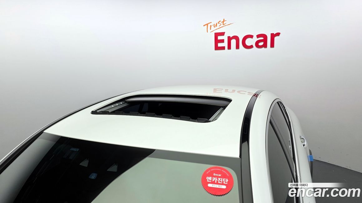 Mercedes-Benz GLC-Class 2023