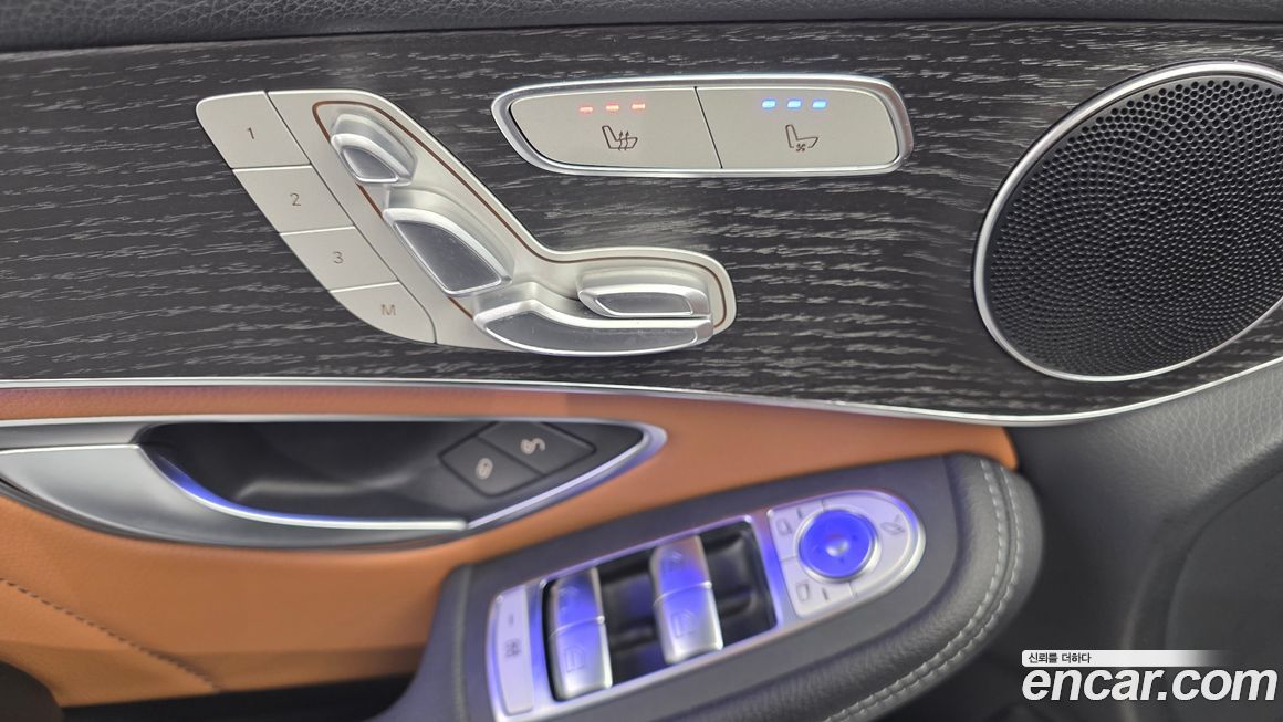 Mercedes-Benz GLC-Class 2023