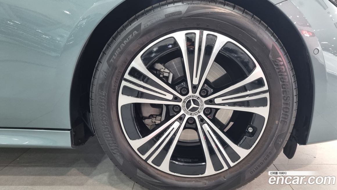 Mercedes-Benz E-Class 2025