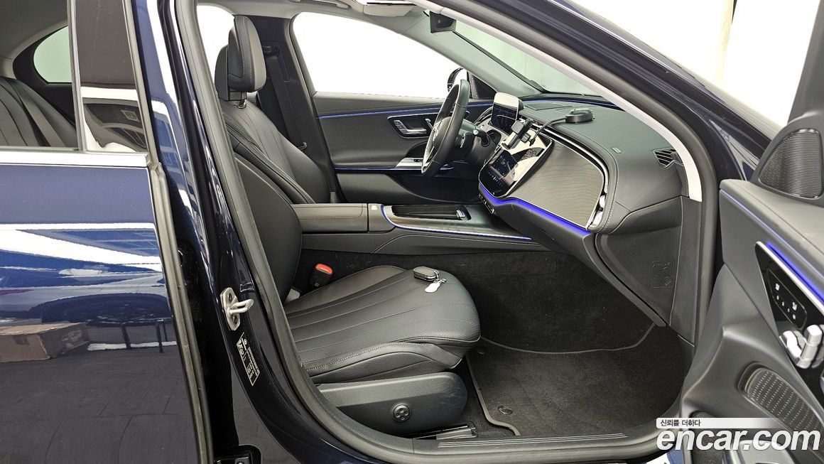 Mercedes-Benz E-Class 2025