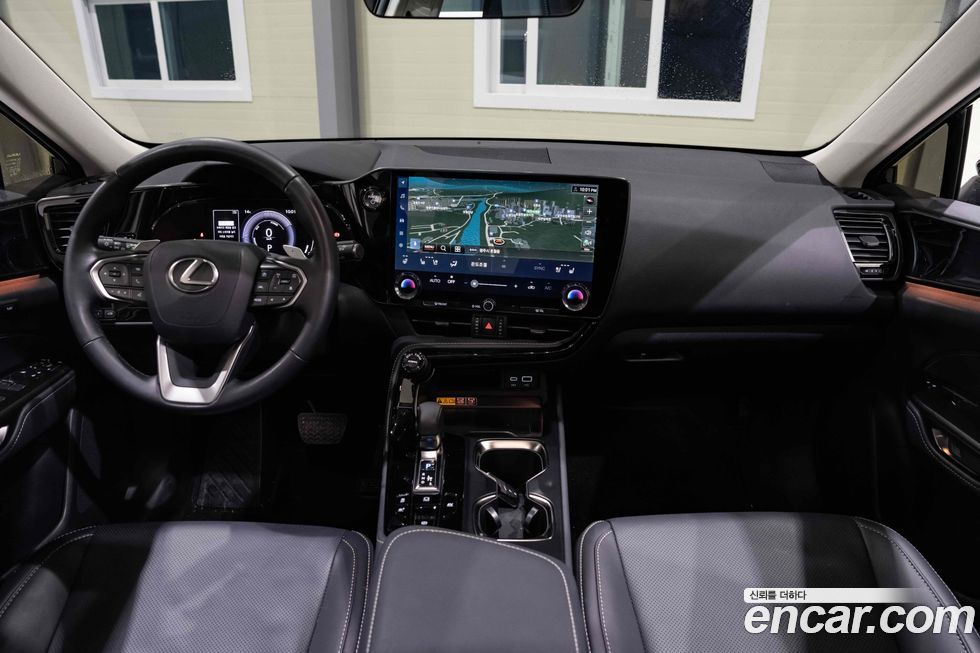 Lexus NX 2025