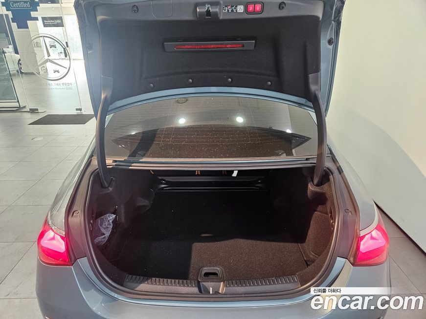 Mercedes-Benz E-Class 2025