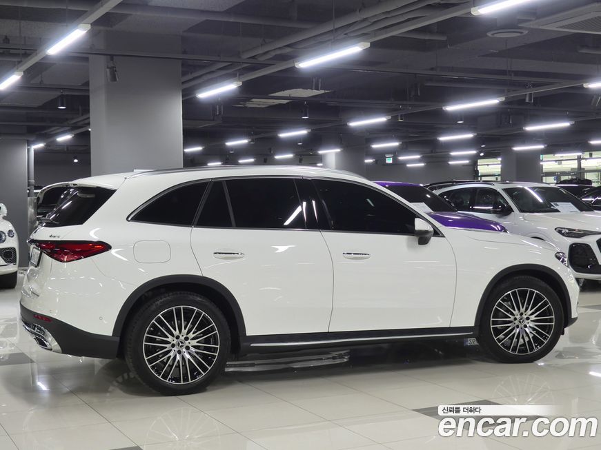 Mercedes-Benz GLC-Class 2025