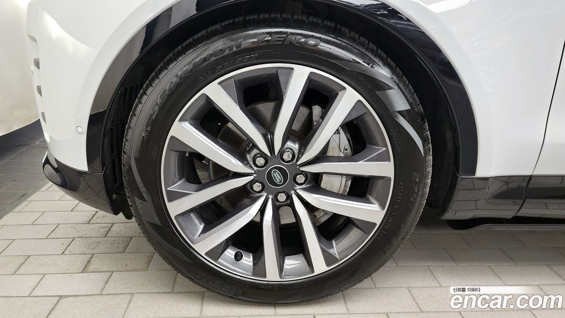 Land Rover Discovery 2023