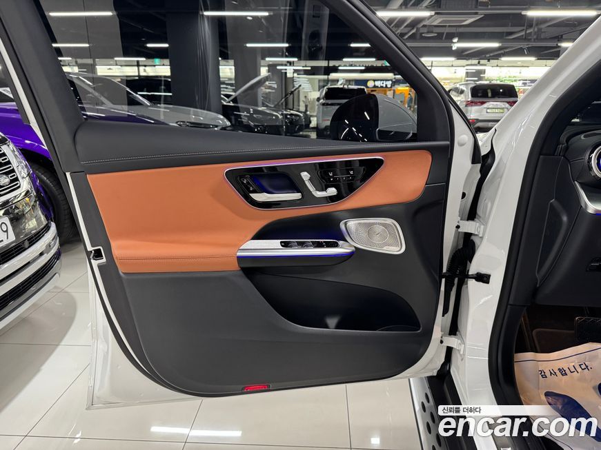 Mercedes-Benz GLC-Class 2025