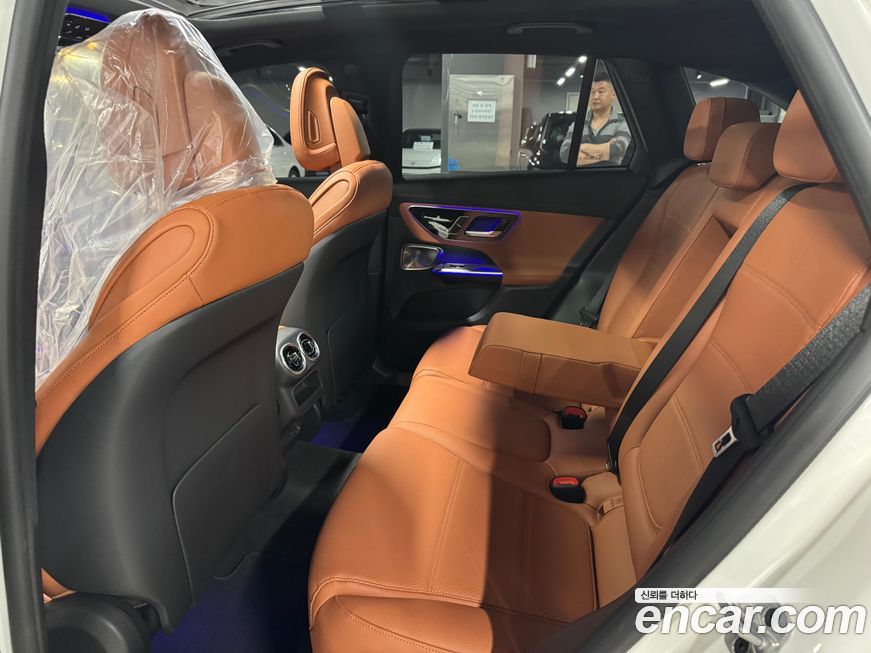 Mercedes-Benz GLC-Class 2025