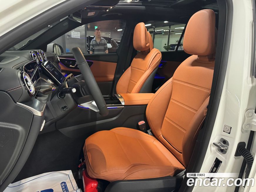 Mercedes-Benz GLC-Class 2025