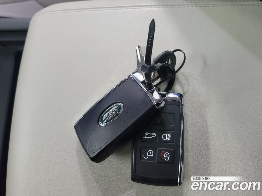 Land Rover Defender 2024