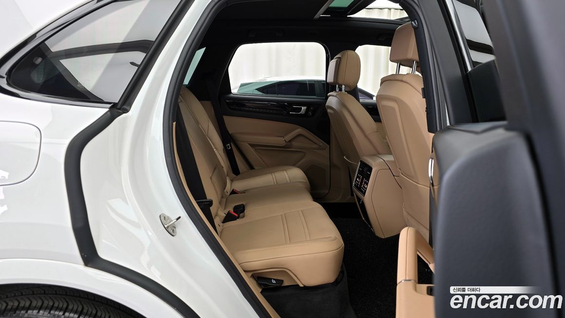 Porsche Cayenne 2022