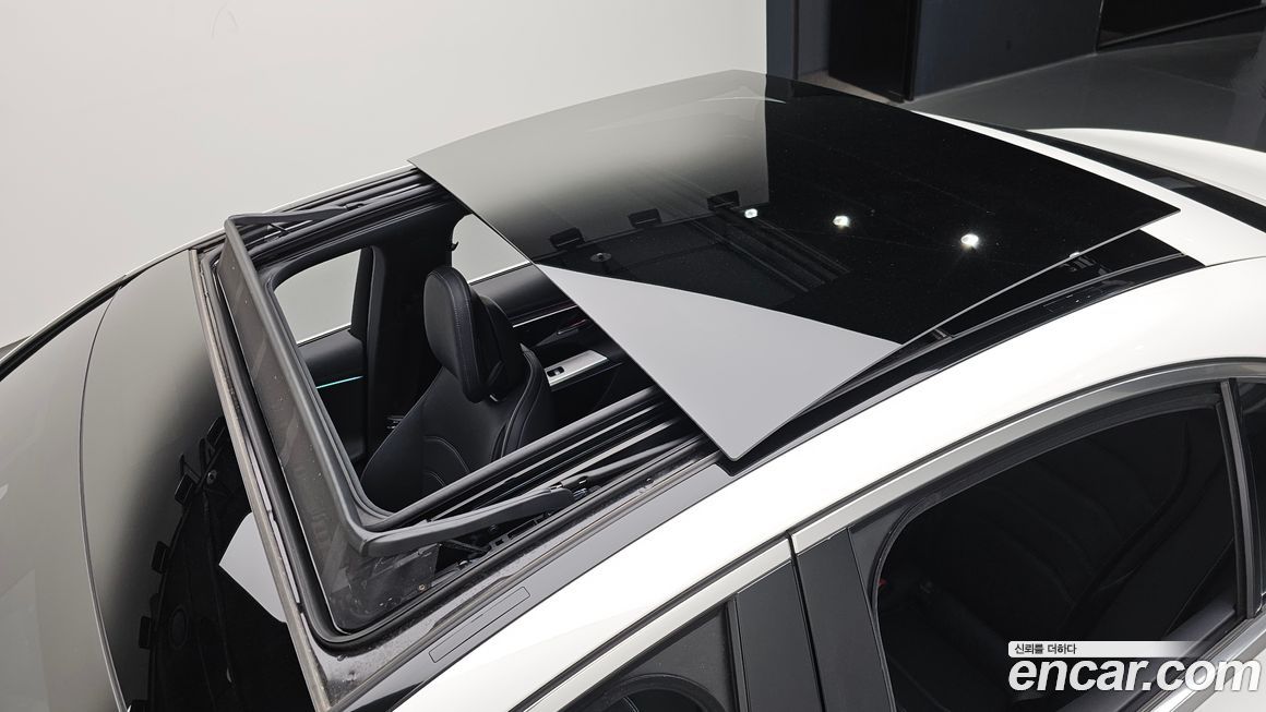 Mercedes-Benz E-Class 2024