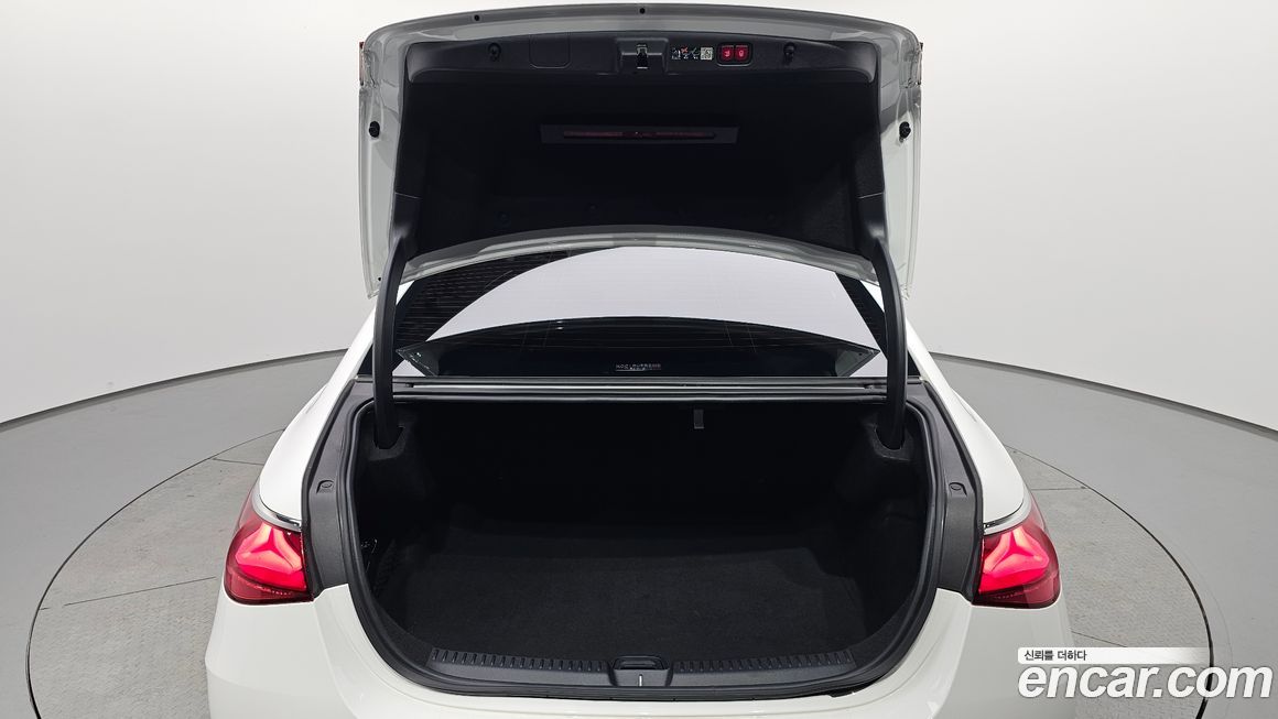 Mercedes-Benz E-Class 2024