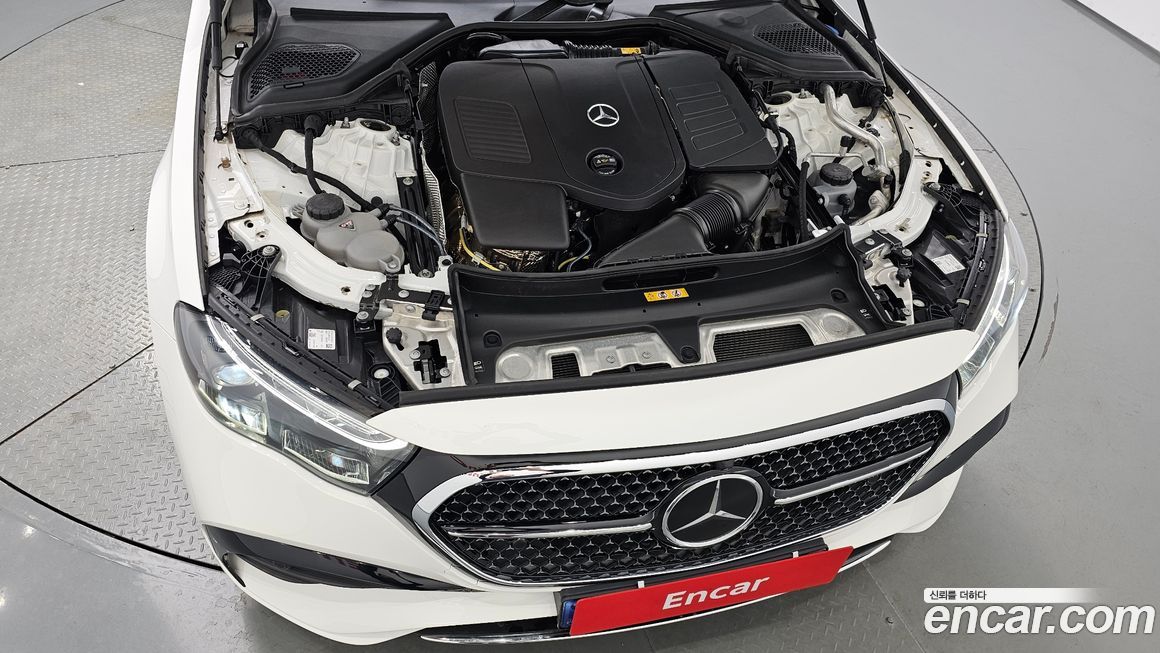 Mercedes-Benz E-Class 2024