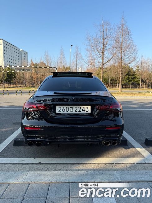 Mercedes-Benz E-Class 2023